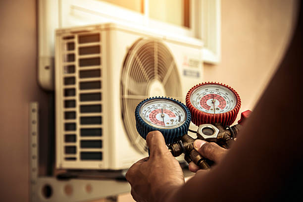 Professional Hvac technician working in Oregon, IL